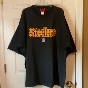 NFL Pittsburgh Steelers Men’s Tee Shirt Size 2XL Tall & Vehicle Flag for $20.